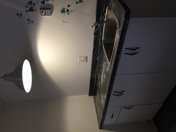 Superior 1 Queen Kitchenette Photo 6